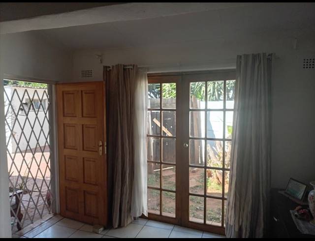 1 BEDROOM PROPERTY TO RENT IN WESTDENE
